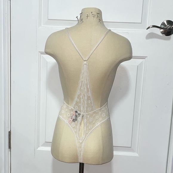 Very Sexy’s Onesie Lingerie - Picture 2 of 4